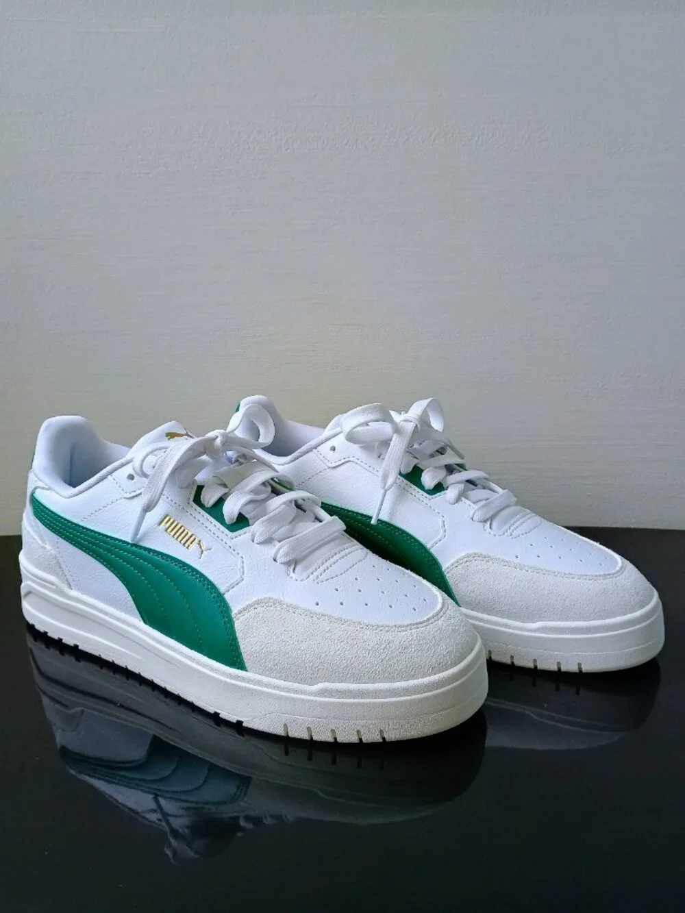 Puma Men's Shuffle Downtown Leather Sneaker in White / Emerald / Ice / Puma Gold